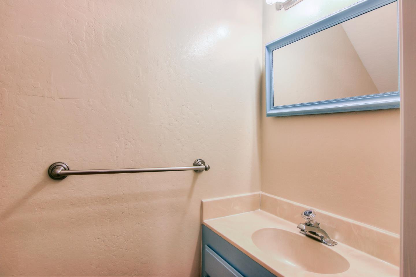 Detail Gallery Image 16 of 24 For 1157 Villa St #2,  Mountain View,  CA 94041 - 2 Beds | 2/1 Baths
