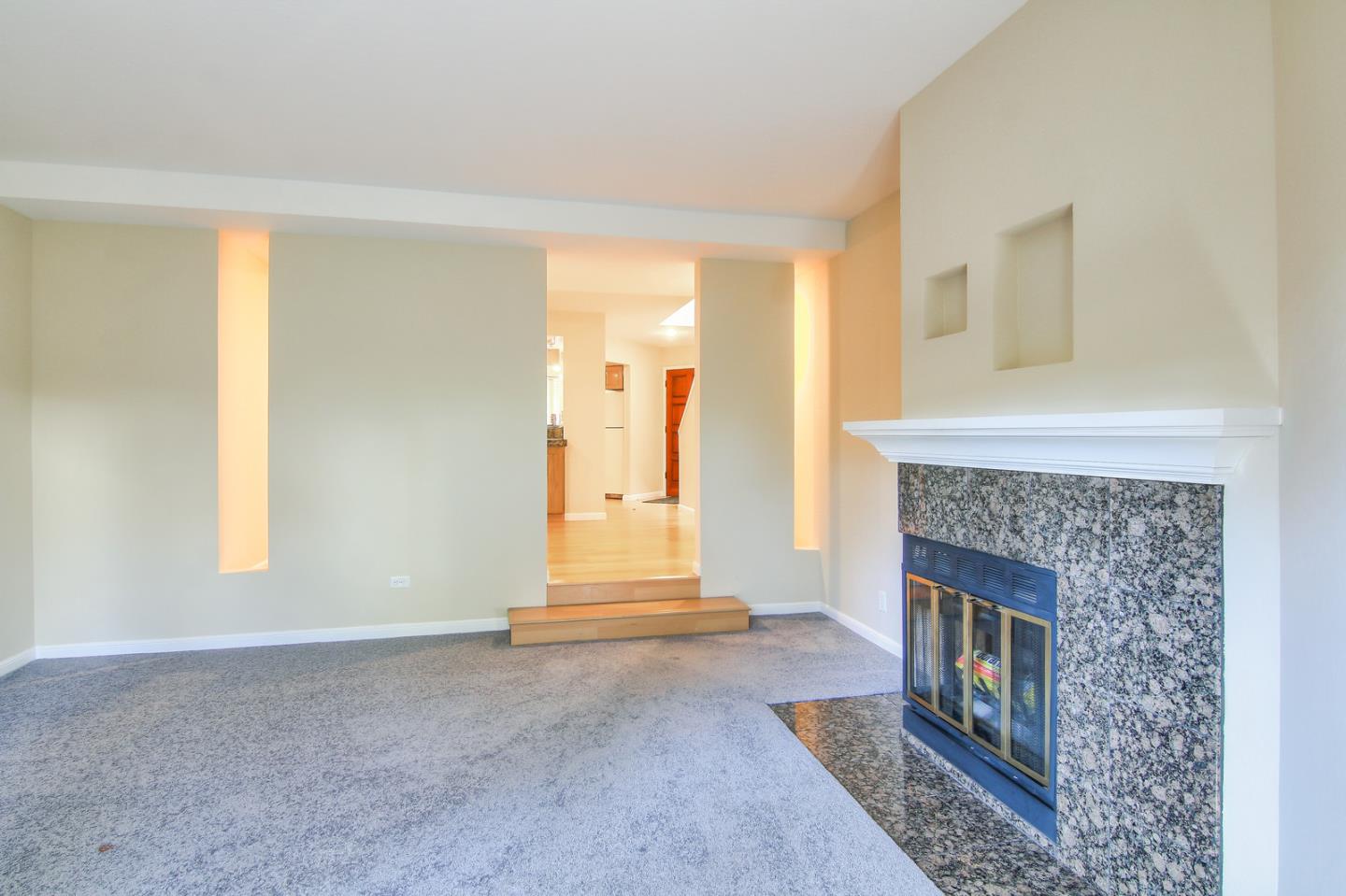 Detail Gallery Image 7 of 24 For 1157 Villa St #2,  Mountain View,  CA 94041 - 2 Beds | 2/1 Baths