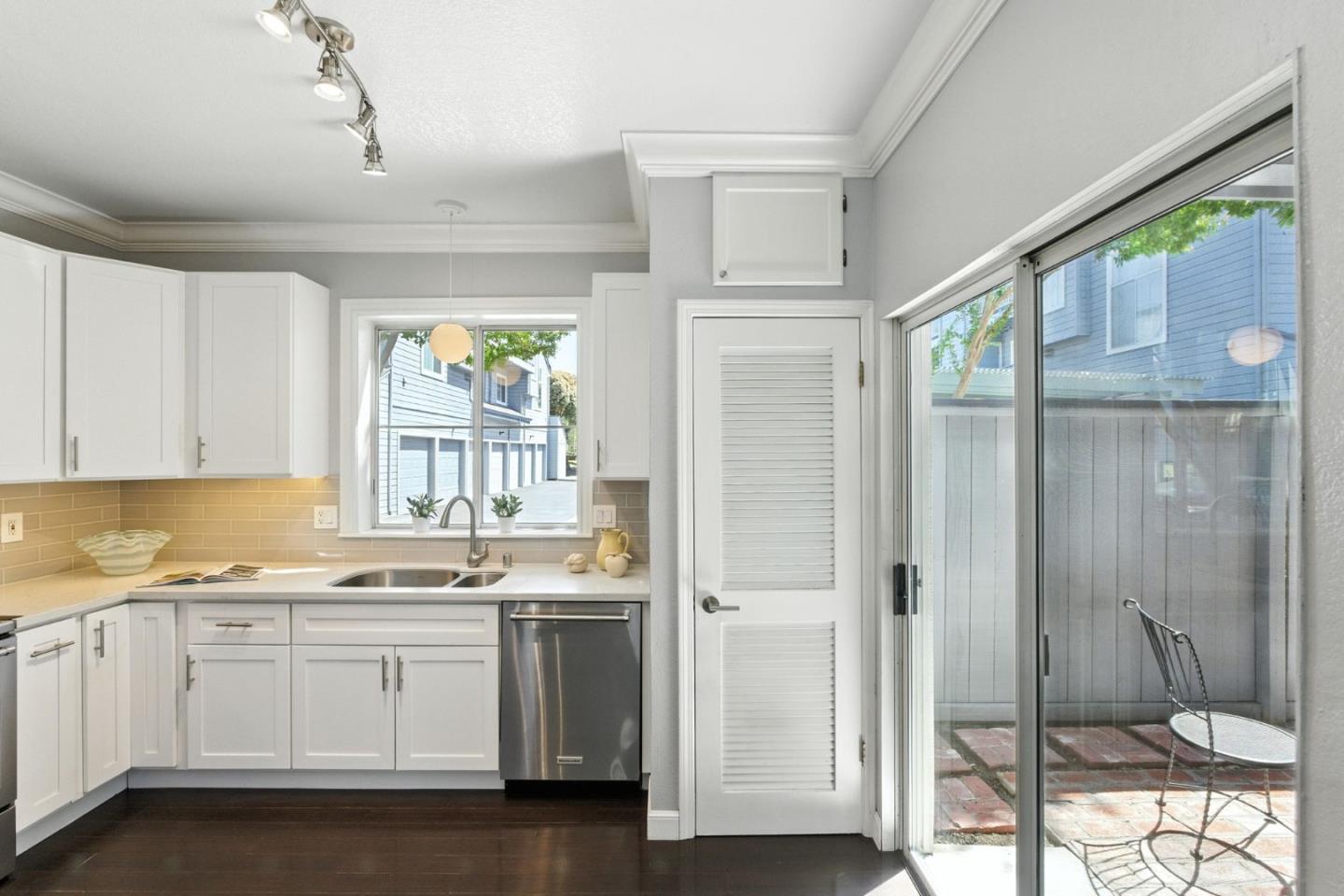 Detail Gallery Image 15 of 59 For 425 Cork Harbour Cir #G,  Redwood Shores,  CA 94065 - 2 Beds | 2 Baths