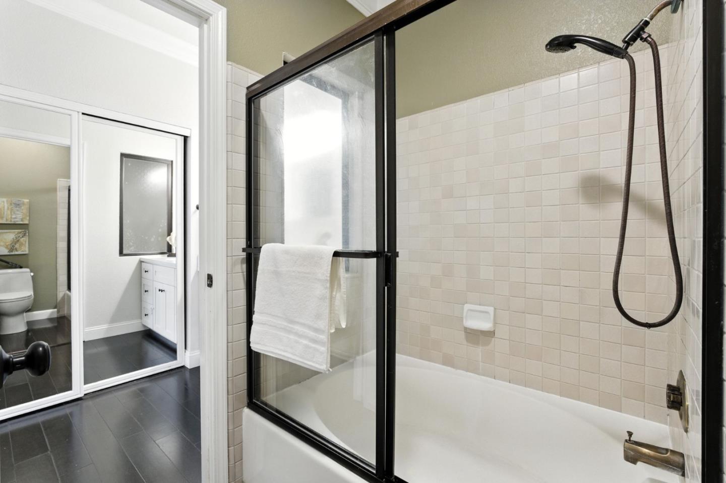 Detail Gallery Image 26 of 59 For 425 Cork Harbour Cir #G,  Redwood Shores,  CA 94065 - 2 Beds | 2 Baths