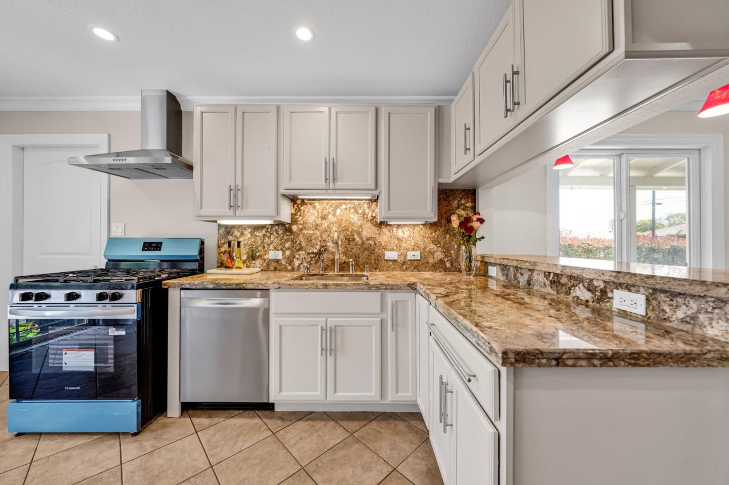 Detail Gallery Image 16 of 34 For 13612 Emilie Dr, San Jose,  CA 95127 - 3 Beds | 1 Baths