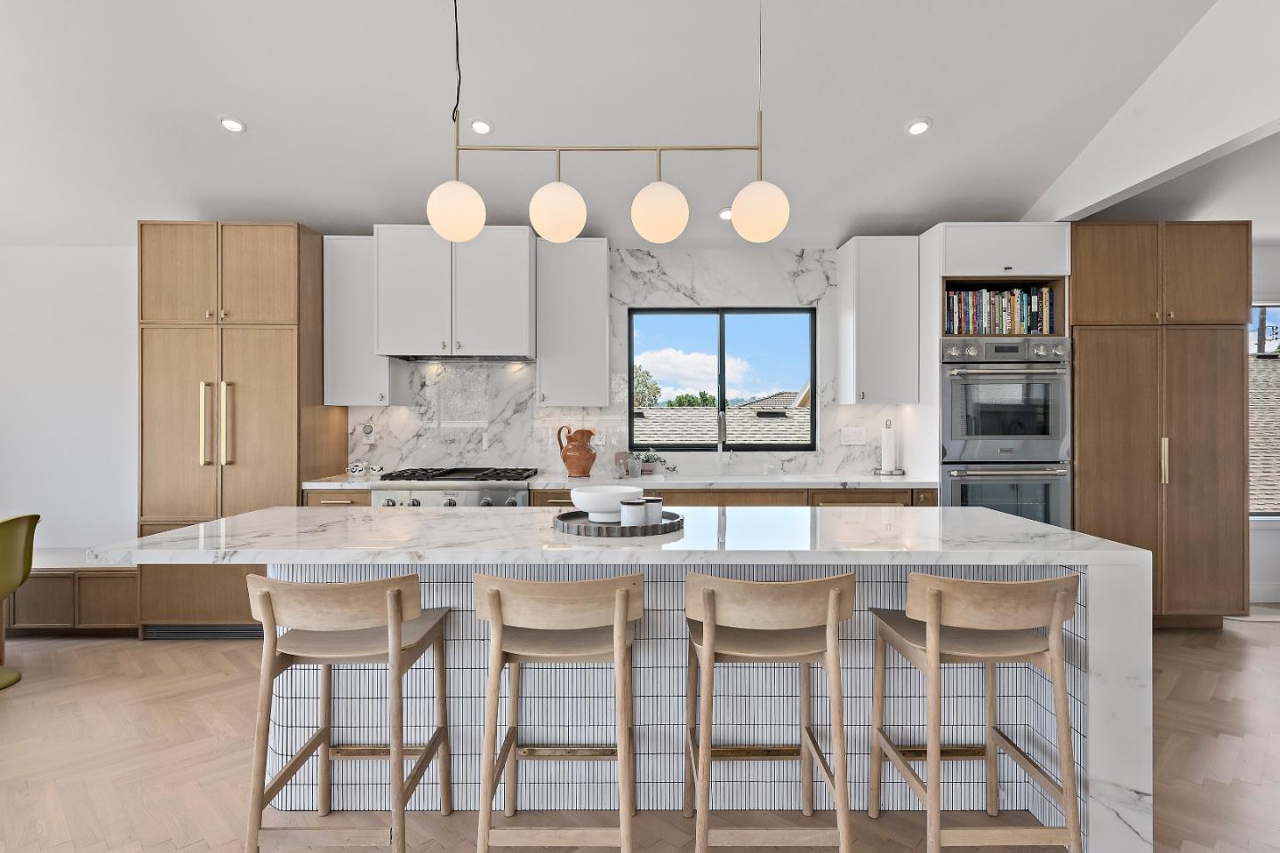 Detail Gallery Image 10 of 34 For 997 Crestview Dr, San Carlos,  CA 94070 - 4 Beds | 2/1 Baths