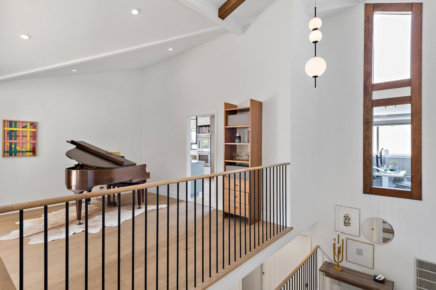 Detail Gallery Image 17 of 34 For 997 Crestview Dr, San Carlos,  CA 94070 - 4 Beds | 2/1 Baths