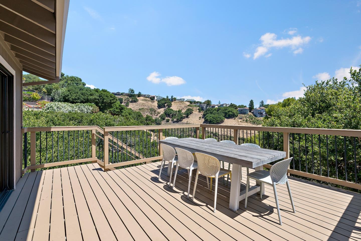 Detail Gallery Image 30 of 34 For 997 Crestview Dr, San Carlos,  CA 94070 - 4 Beds | 2/1 Baths