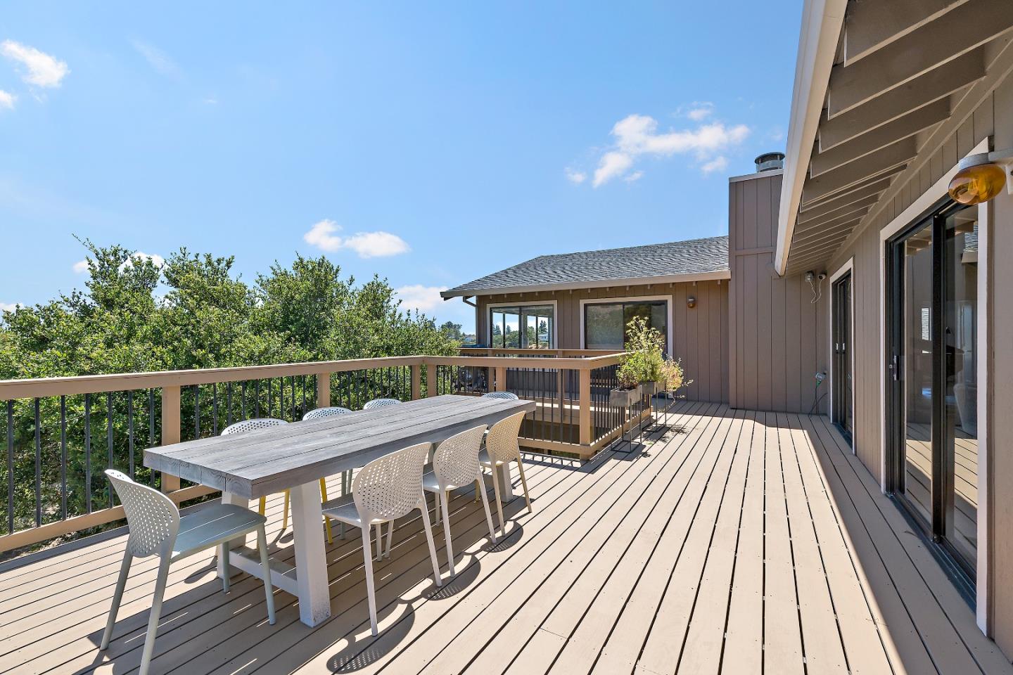 Detail Gallery Image 31 of 34 For 997 Crestview Dr, San Carlos,  CA 94070 - 4 Beds | 2/1 Baths