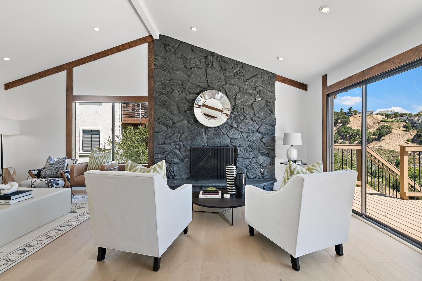 Detail Gallery Image 5 of 34 For 997 Crestview Dr, San Carlos,  CA 94070 - 4 Beds | 2/1 Baths