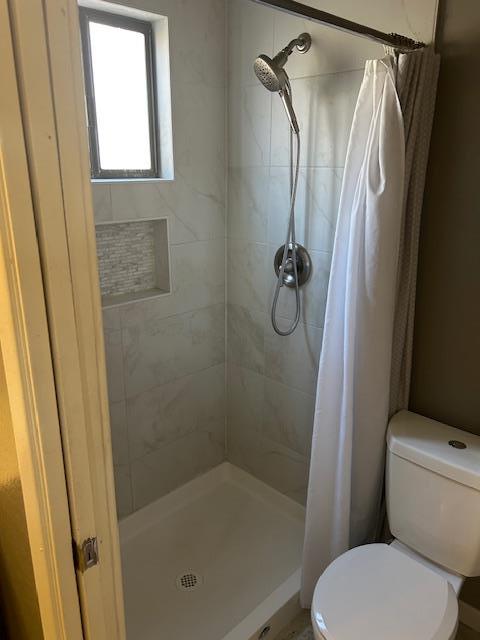 Detail Gallery Image 12 of 14 For 731 Gleneagle Ave, Hayward,  CA 94544 - 3 Beds | 2/1 Baths