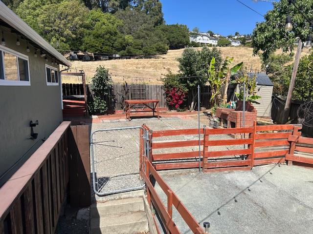 Detail Gallery Image 2 of 14 For 731 Gleneagle Ave, Hayward,  CA 94544 - 3 Beds | 2/1 Baths
