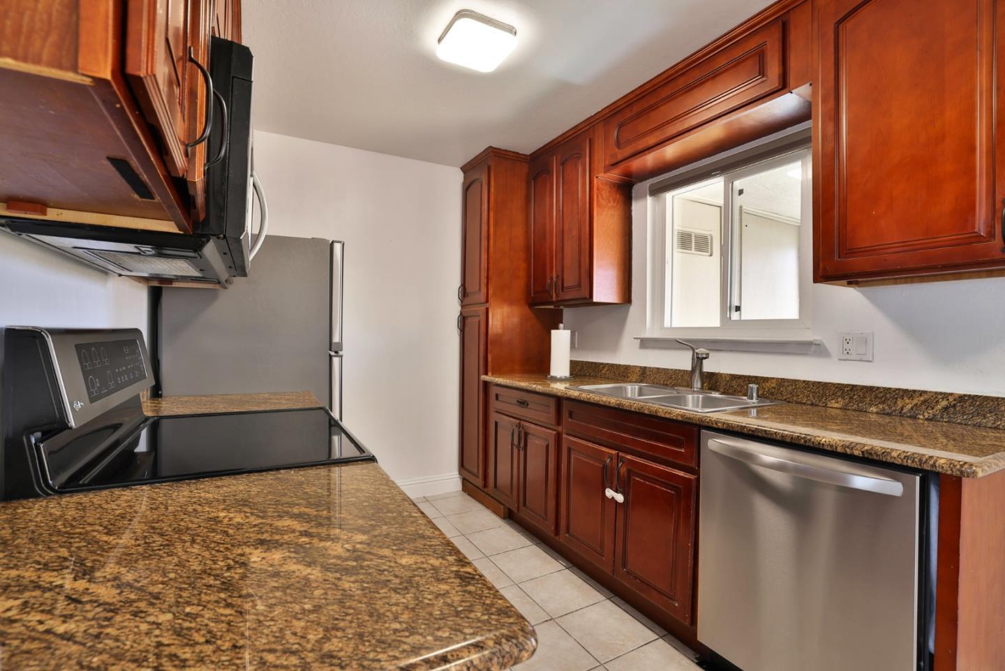 Detail Gallery Image 8 of 31 For 3598 Payne Ave #8,  San Jose,  CA 95117 - 2 Beds | 1 Baths