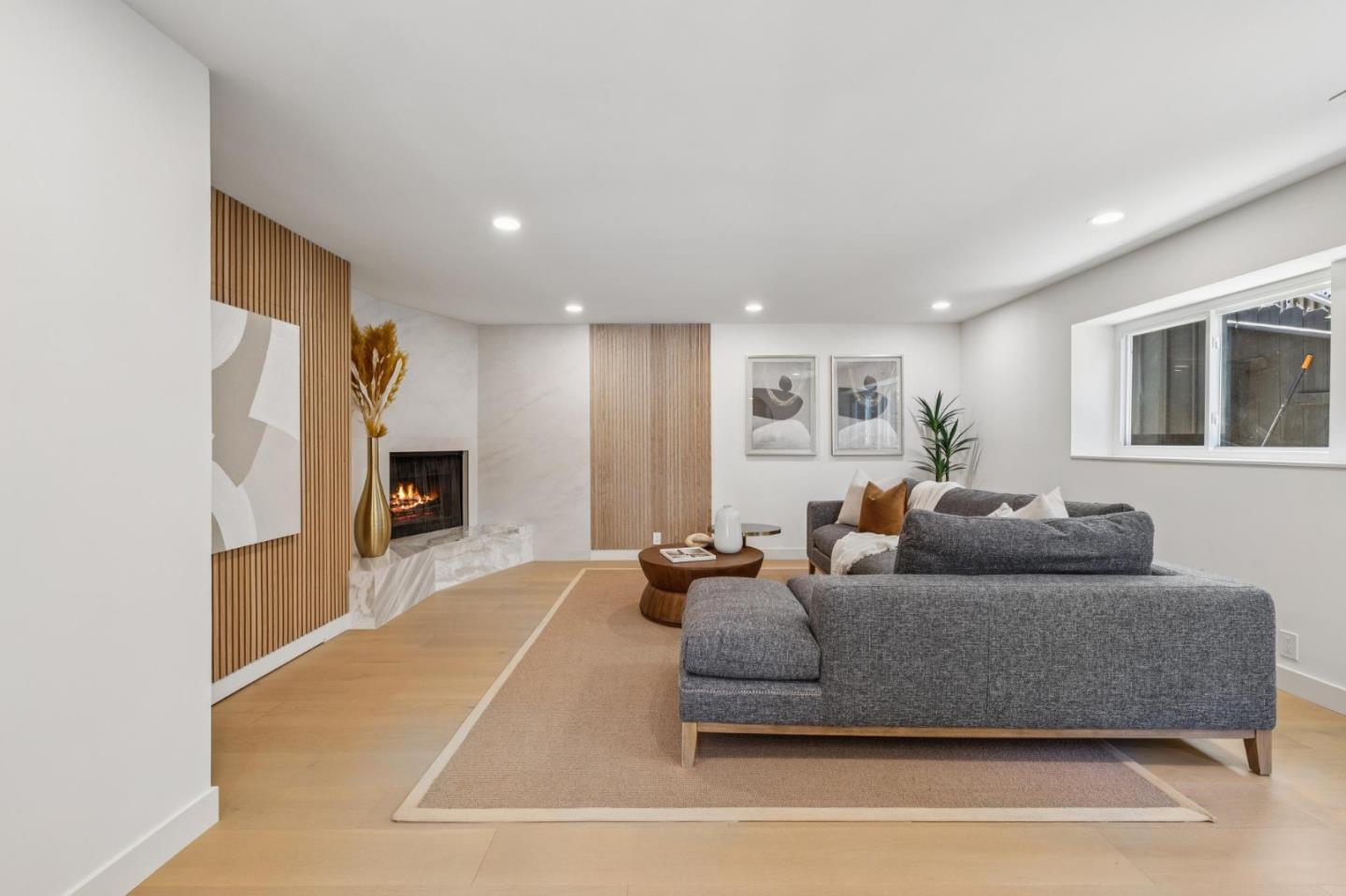 Detail Gallery Image 17 of 37 For 3706 Laurel Way, Redwood City,  CA 94062 - 3 Beds | 2/1 Baths
