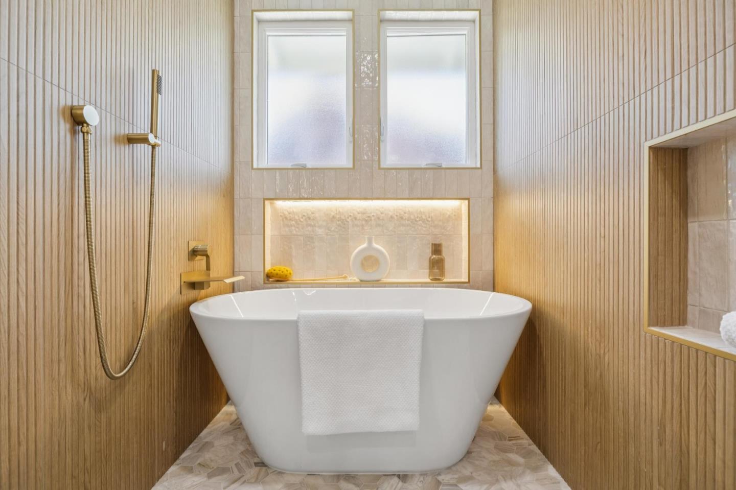 Detail Gallery Image 22 of 37 For 3706 Laurel Way, Redwood City,  CA 94062 - 3 Beds | 2/1 Baths
