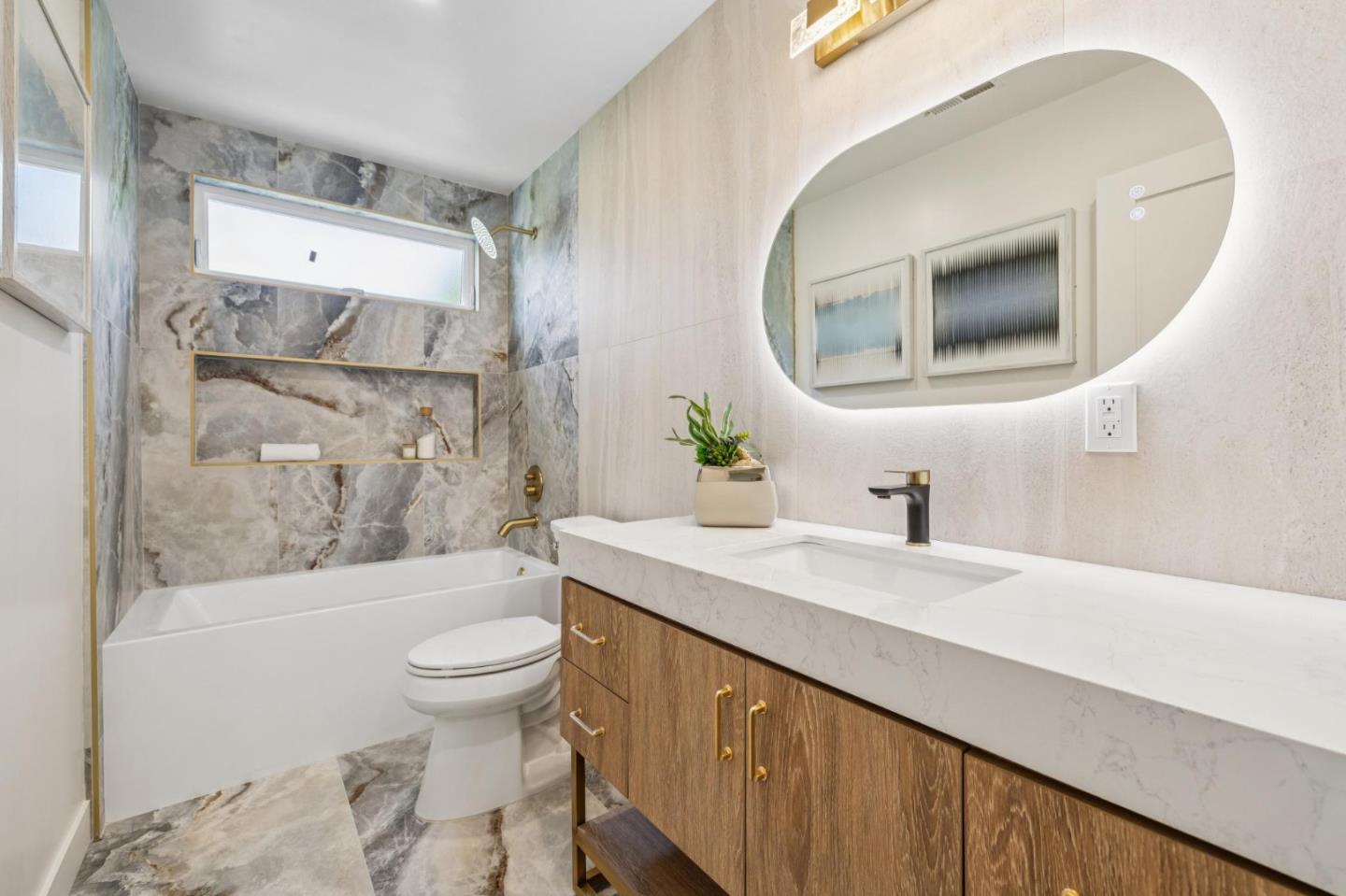Detail Gallery Image 25 of 37 For 3706 Laurel Way, Redwood City,  CA 94062 - 3 Beds | 2/1 Baths