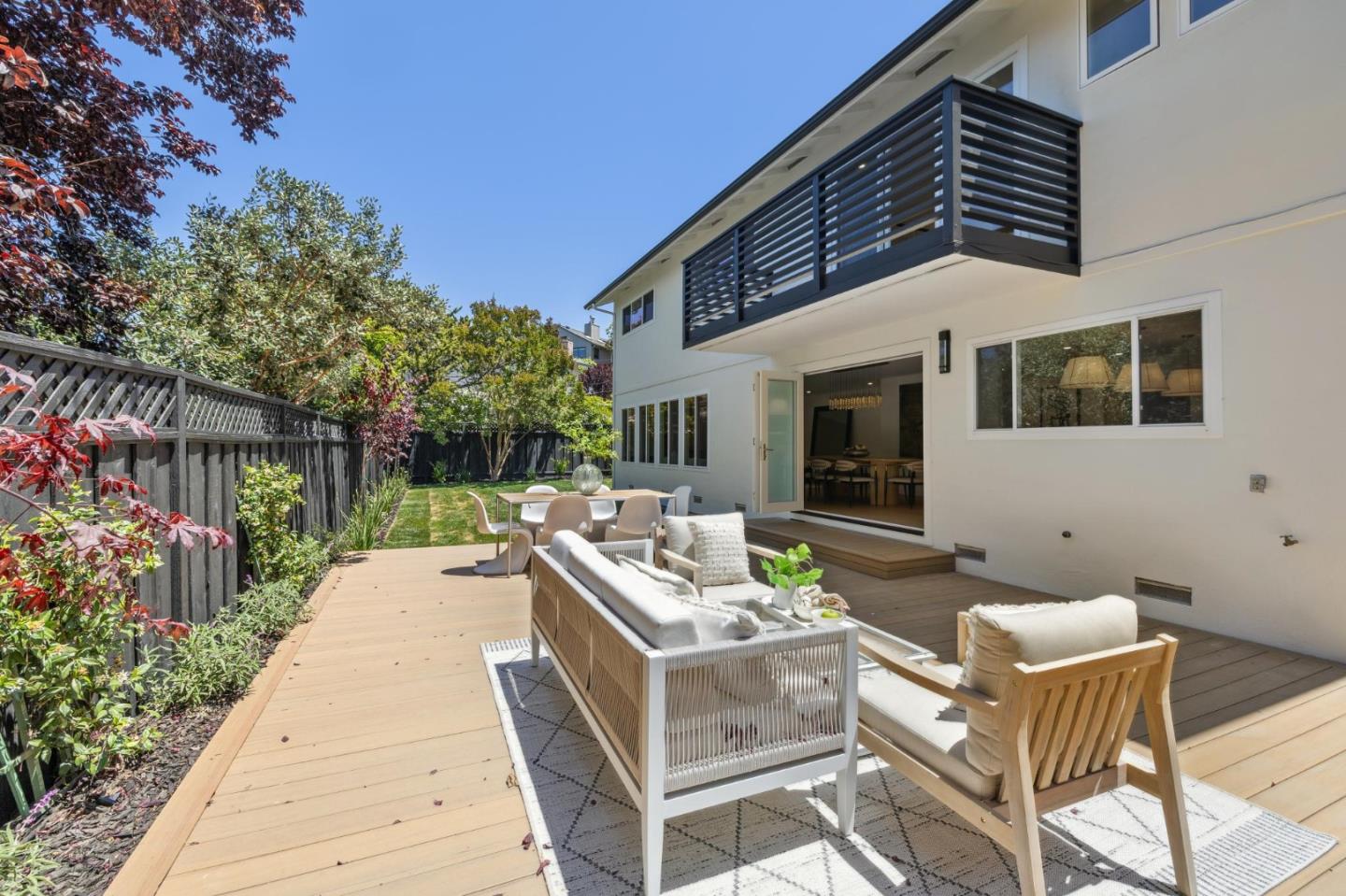 Detail Gallery Image 26 of 37 For 3706 Laurel Way, Redwood City,  CA 94062 - 3 Beds | 2/1 Baths
