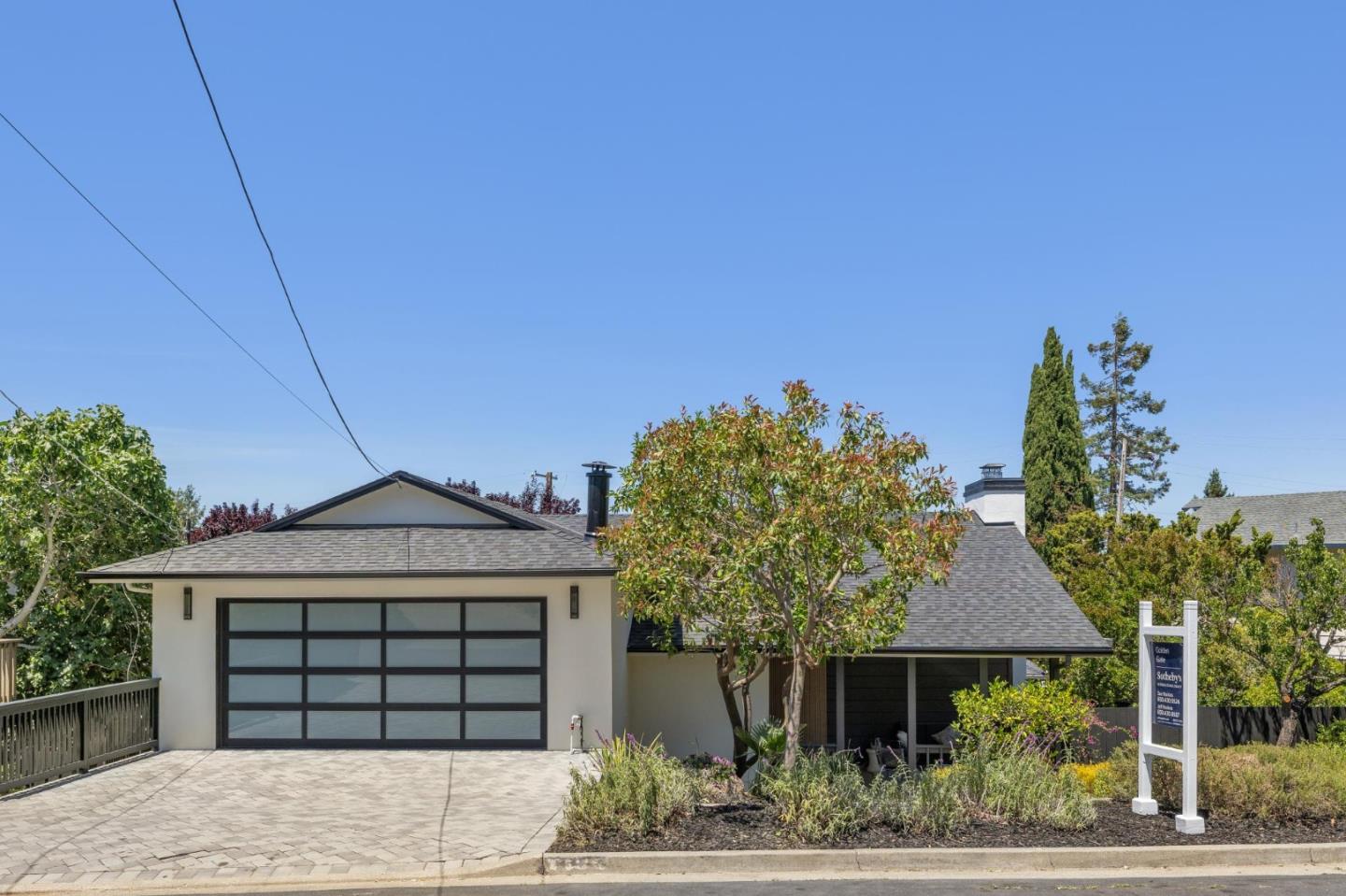Detail Gallery Image 3 of 37 For 3706 Laurel Way, Redwood City,  CA 94062 - 3 Beds | 2/1 Baths