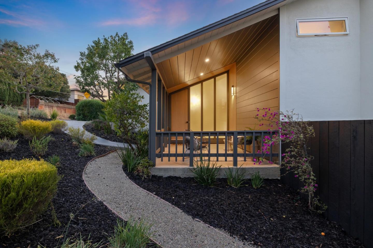 Detail Gallery Image 32 of 37 For 3706 Laurel Way, Redwood City,  CA 94062 - 3 Beds | 2/1 Baths