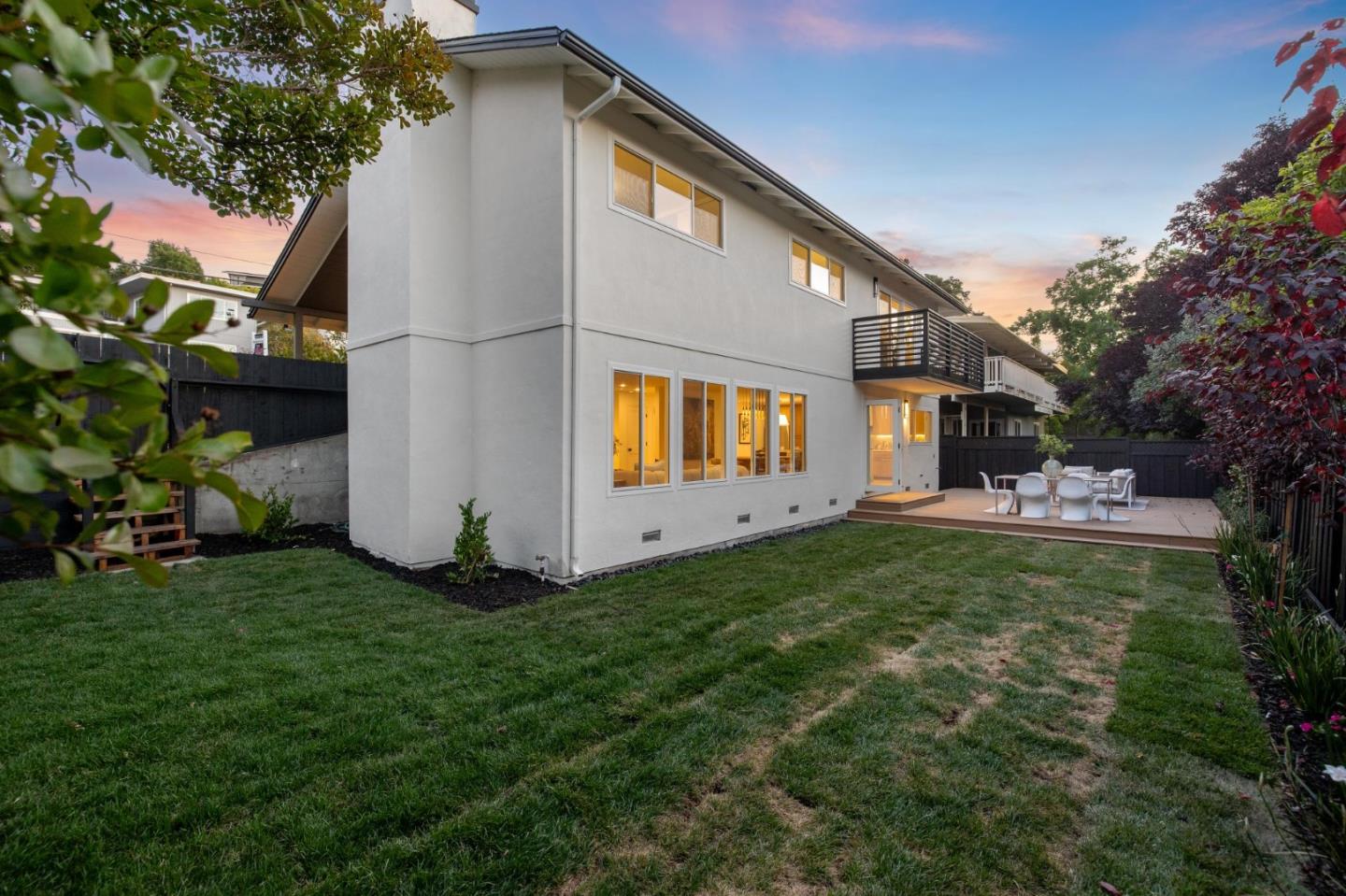 Detail Gallery Image 35 of 37 For 3706 Laurel Way, Redwood City,  CA 94062 - 3 Beds | 2/1 Baths