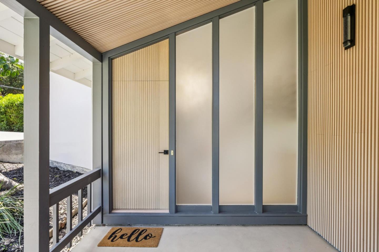 Detail Gallery Image 5 of 37 For 3706 Laurel Way, Redwood City,  CA 94062 - 3 Beds | 2/1 Baths