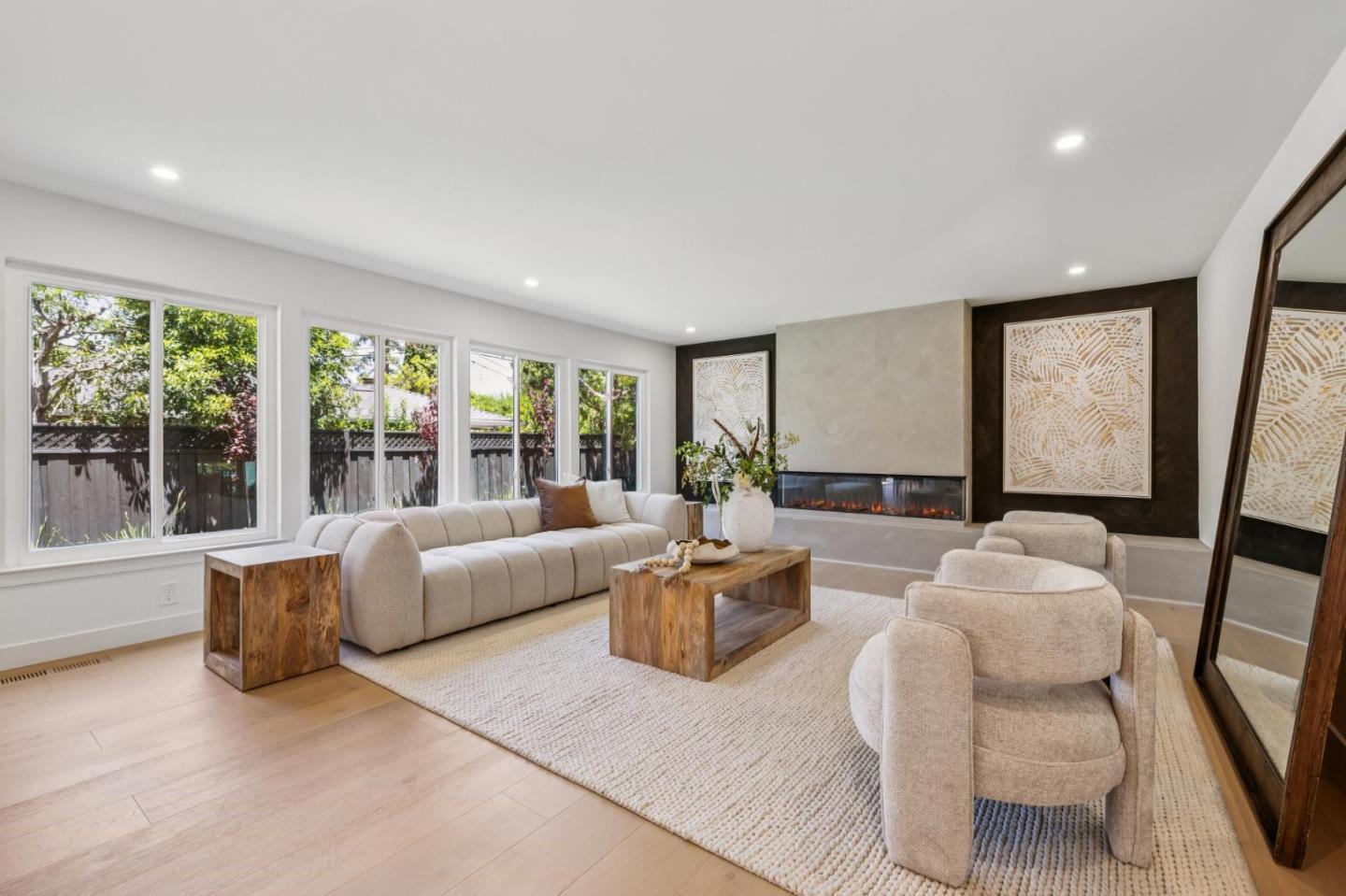 Detail Gallery Image 7 of 37 For 3706 Laurel Way, Redwood City,  CA 94062 - 3 Beds | 2/1 Baths