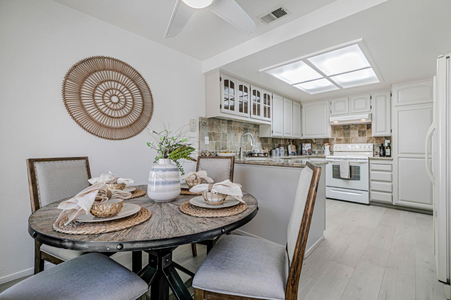 Detail Gallery Image 19 of 63 For 3230 Lake Albano Cir, San Jose,  CA 95135 - 2 Beds | 2/1 Baths