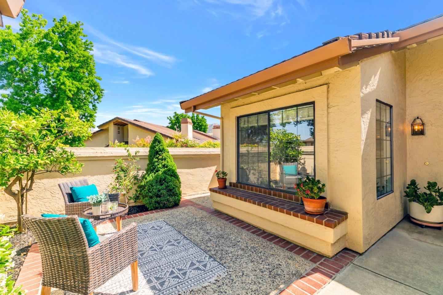Detail Gallery Image 4 of 63 For 3230 Lake Albano Cir, San Jose,  CA 95135 - 2 Beds | 2/1 Baths