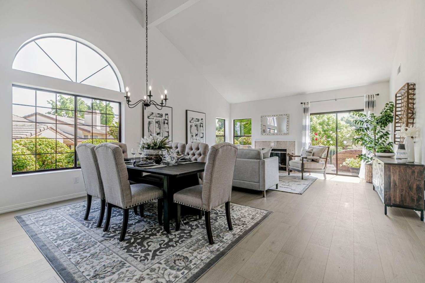 Detail Gallery Image 7 of 63 For 3230 Lake Albano Cir, San Jose,  CA 95135 - 2 Beds | 2/1 Baths
