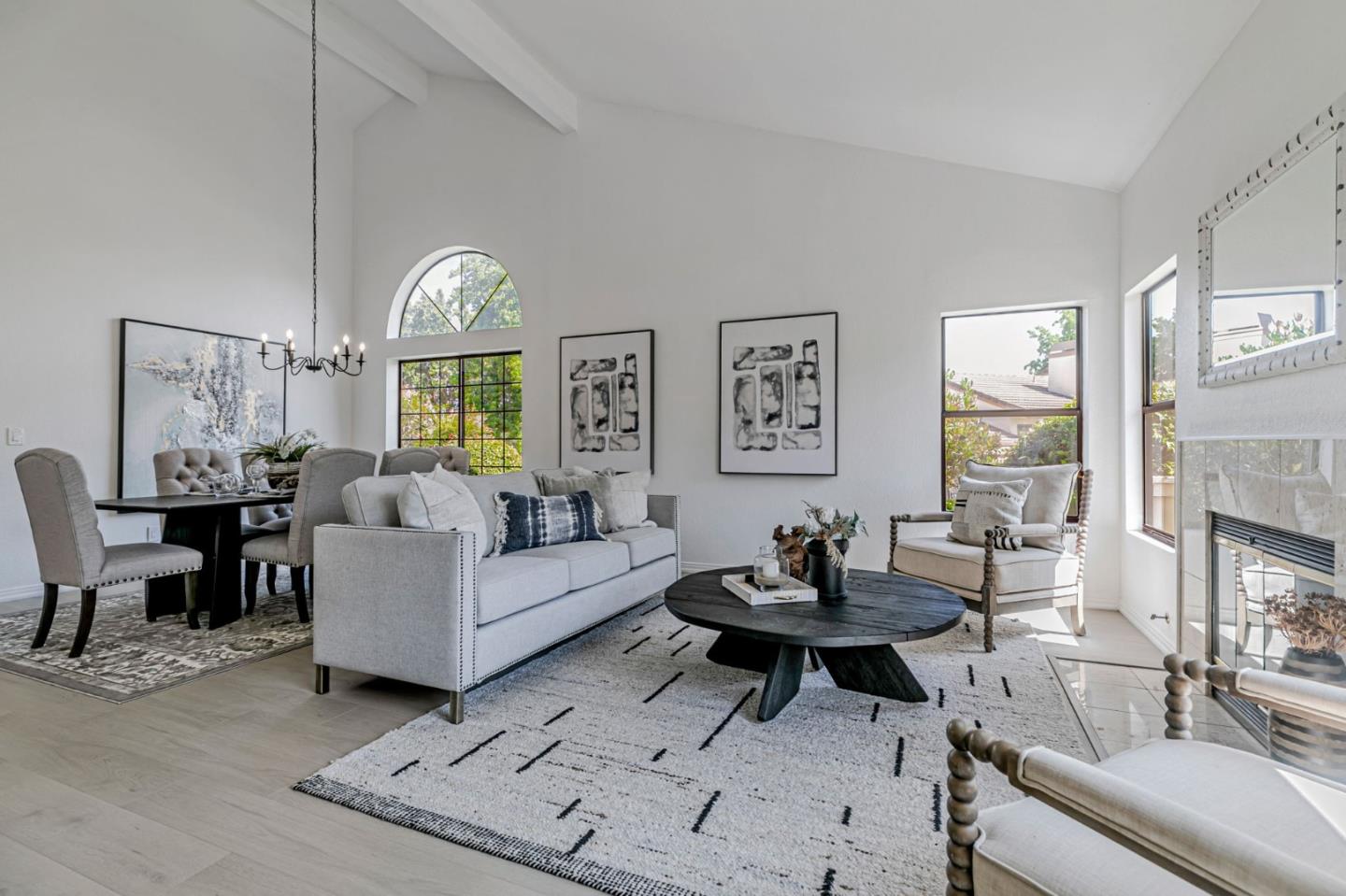 Detail Gallery Image 8 of 63 For 3230 Lake Albano Cir, San Jose,  CA 95135 - 2 Beds | 2/1 Baths