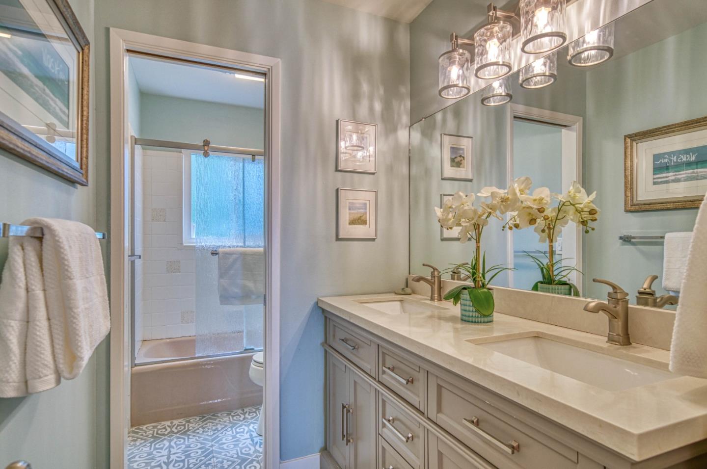 Detail Gallery Image 20 of 44 For 69 Hollins Dr, Santa Cruz,  CA 95060 - 4 Beds | 2 Baths