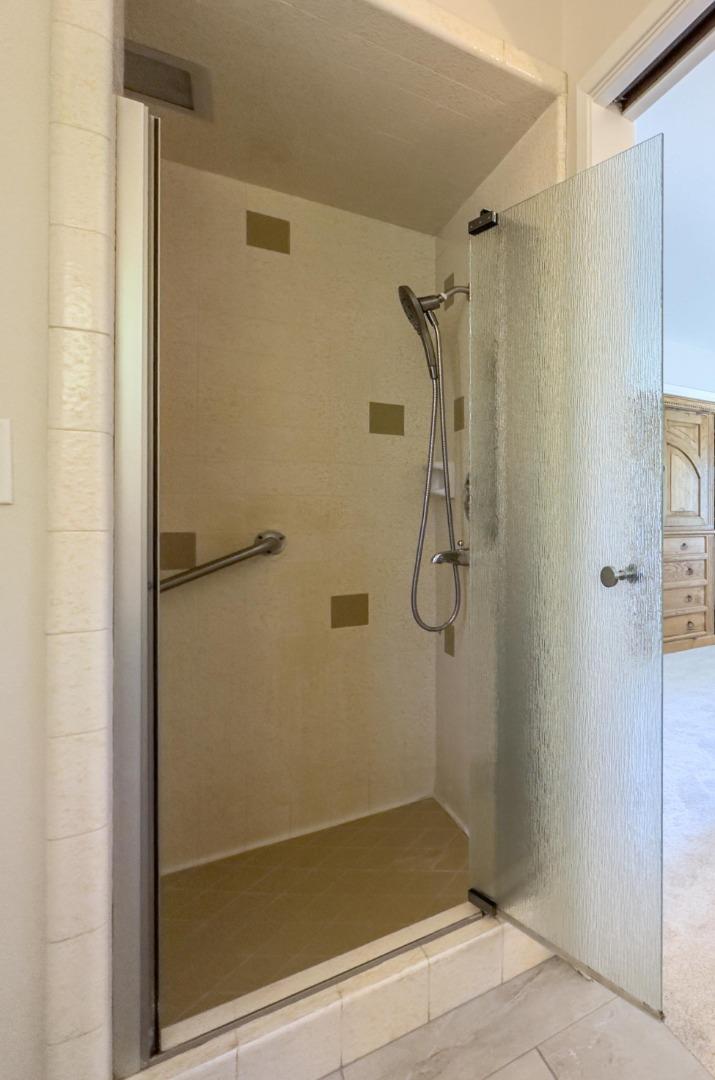 Detail Gallery Image 24 of 44 For 69 Hollins Dr, Santa Cruz,  CA 95060 - 4 Beds | 2 Baths