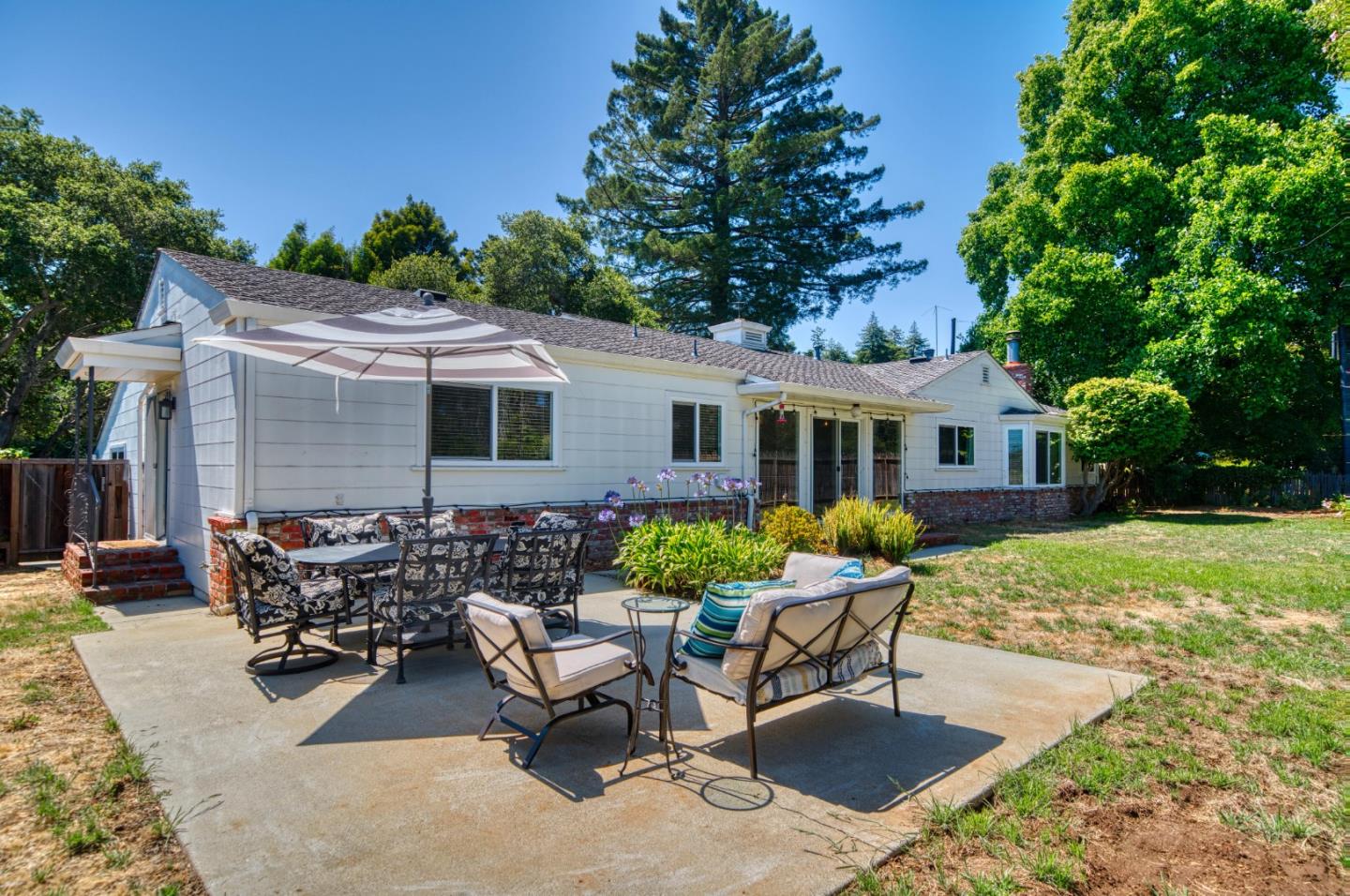 Detail Gallery Image 33 of 44 For 69 Hollins Dr, Santa Cruz,  CA 95060 - 4 Beds | 2 Baths