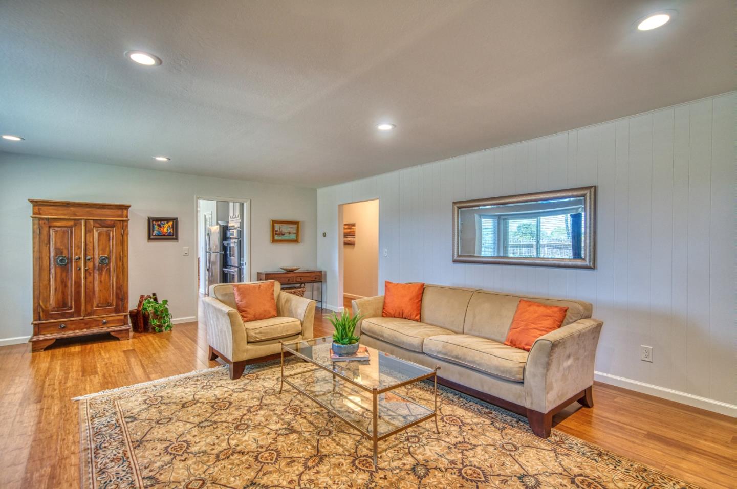 Detail Gallery Image 8 of 44 For 69 Hollins Dr, Santa Cruz,  CA 95060 - 4 Beds | 2 Baths