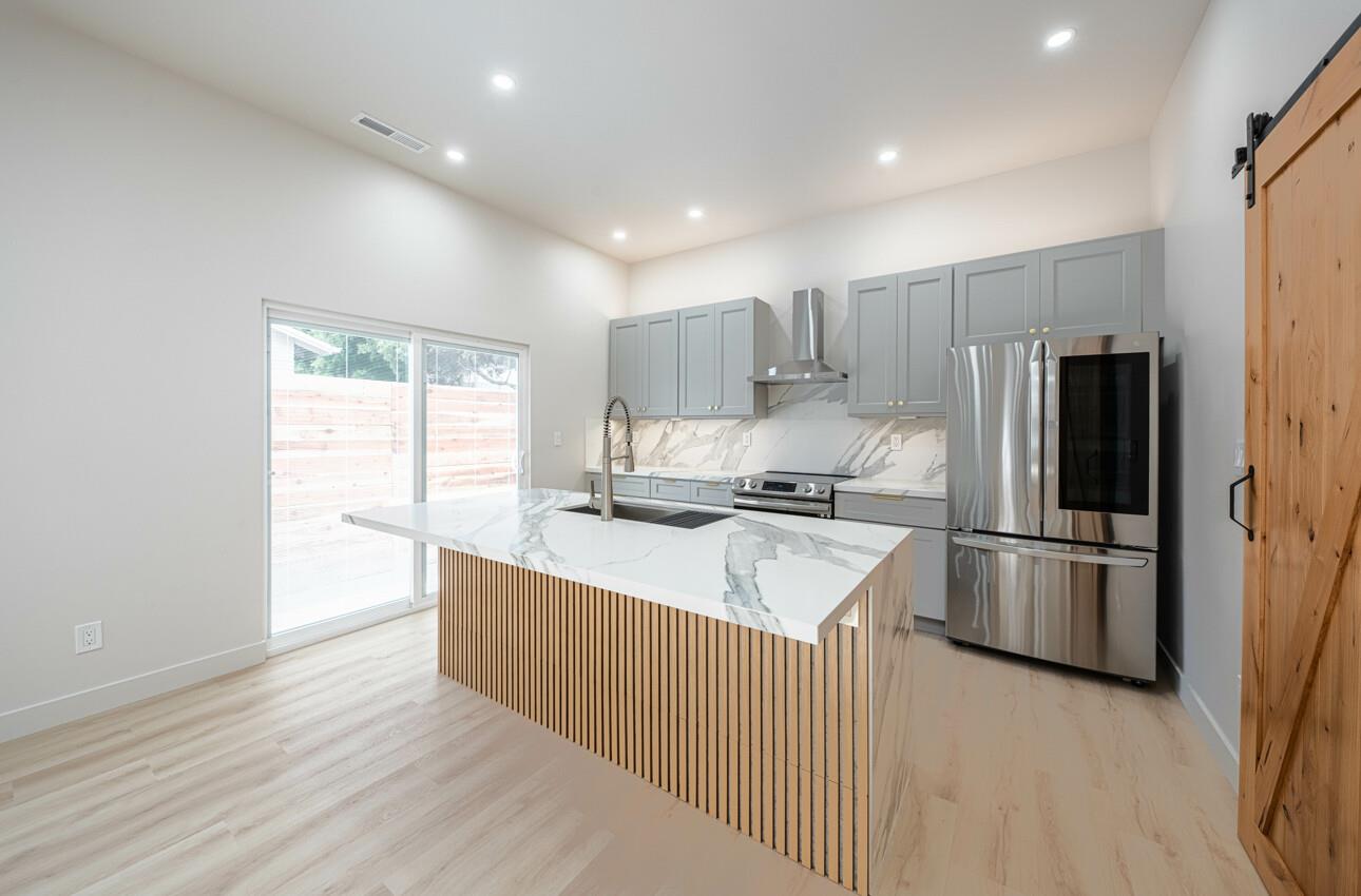 Detail Gallery Image 12 of 25 For 987 Harcourt #C,  Seaside,  CA 93955 - 3 Beds | 1/1 Baths