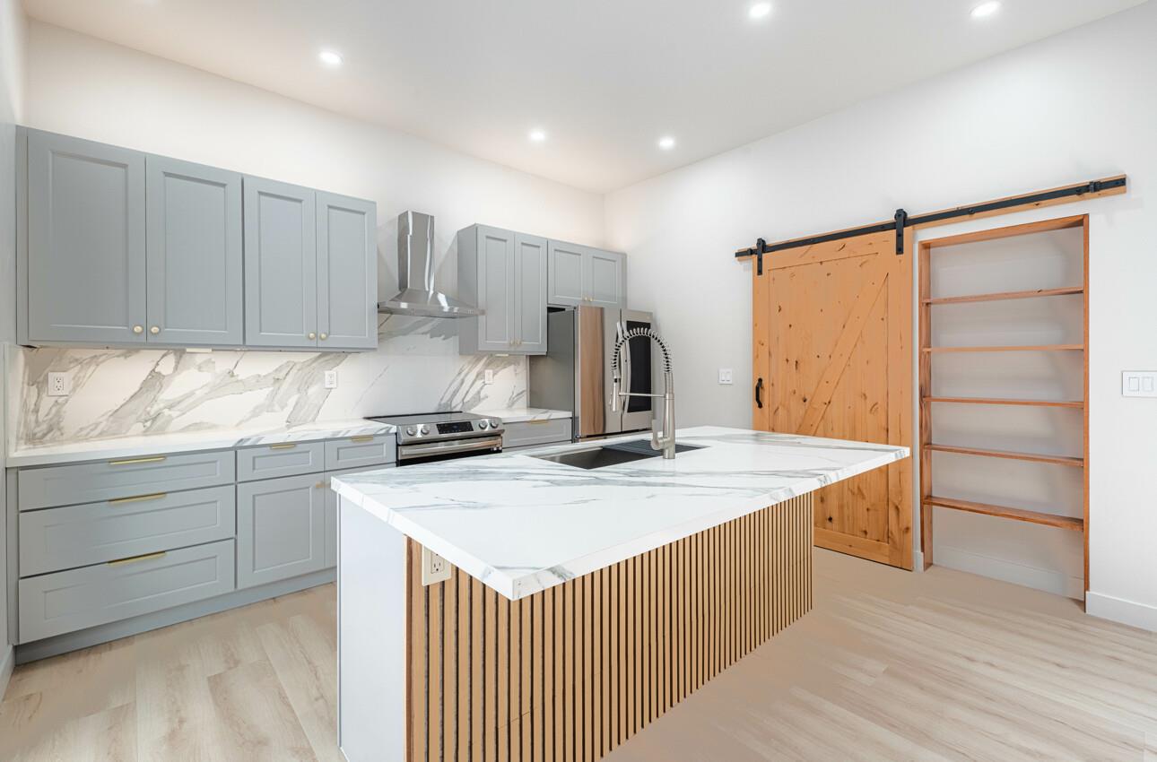 Detail Gallery Image 13 of 25 For 987 Harcourt #C,  Seaside,  CA 93955 - 3 Beds | 1/1 Baths