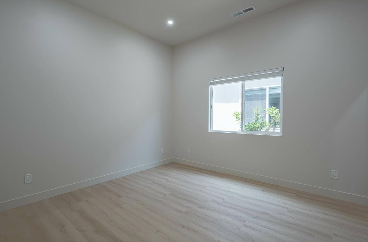 Detail Gallery Image 14 of 25 For 987 Harcourt #C,  Seaside,  CA 93955 - 3 Beds | 1/1 Baths