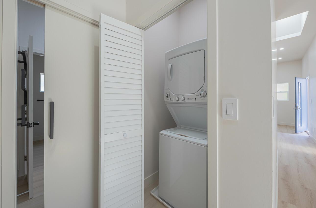 Detail Gallery Image 19 of 25 For 987 Harcourt #C,  Seaside,  CA 93955 - 3 Beds | 1/1 Baths