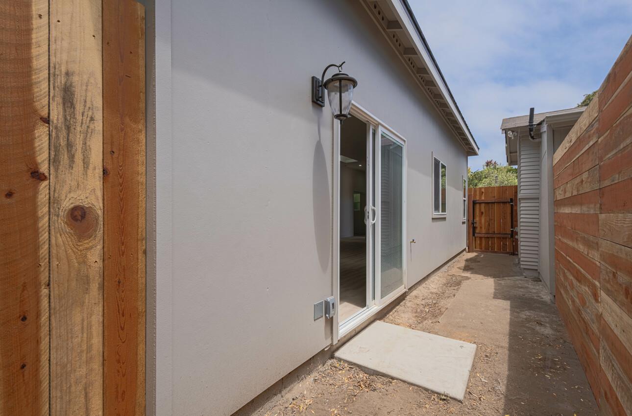 Detail Gallery Image 25 of 25 For 987 Harcourt #C,  Seaside,  CA 93955 - 3 Beds | 1/1 Baths