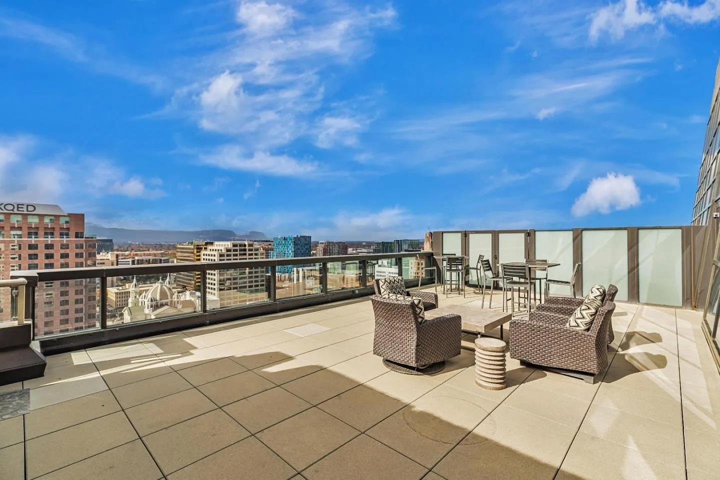 Detail Gallery Image 4 of 47 For 88 E San Fernando St #909,  San Jose,  CA 95113 - 1 Beds | 1 Baths