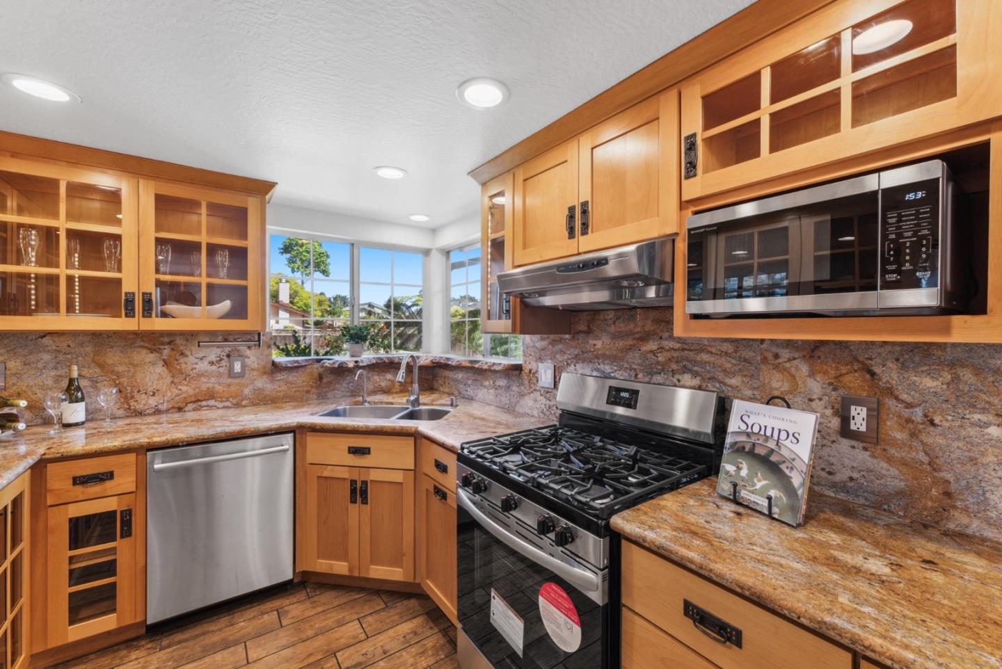 Detail Gallery Image 14 of 41 For 2257 Juan Pablo Ln, Santa Cruz,  CA 95062 - 3 Beds | 2 Baths