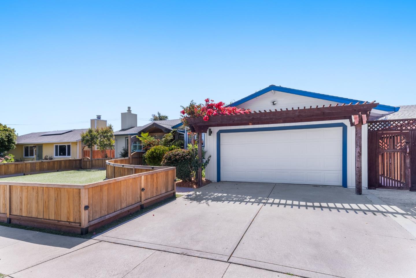 Detail Gallery Image 3 of 41 For 2257 Juan Pablo Ln, Santa Cruz,  CA 95062 - 3 Beds | 2 Baths