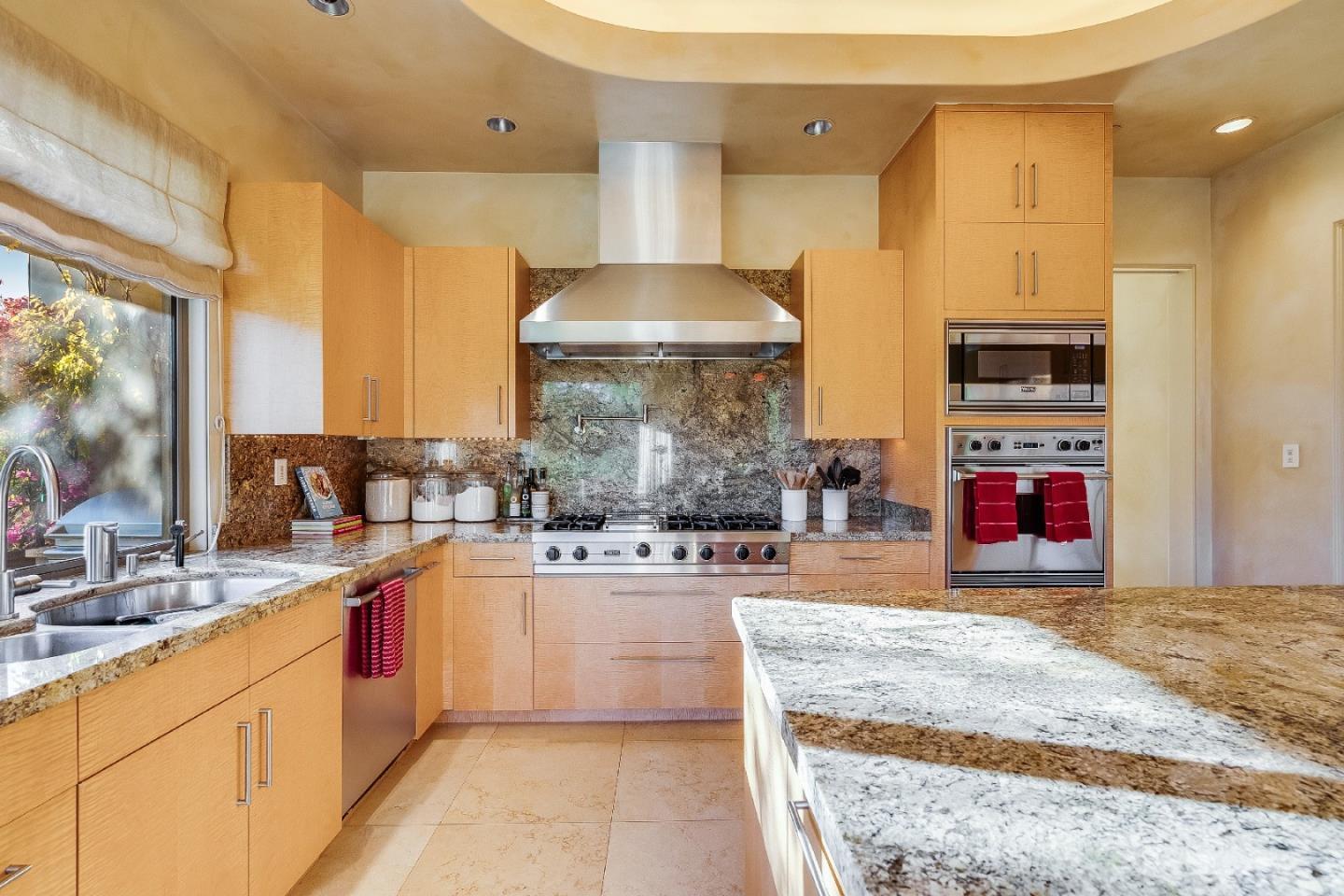 Detail Gallery Image 24 of 116 For 26140 Rancho Manuella Ln, Los Altos Hills,  CA 94022 - 5 Beds | 6/1 Baths