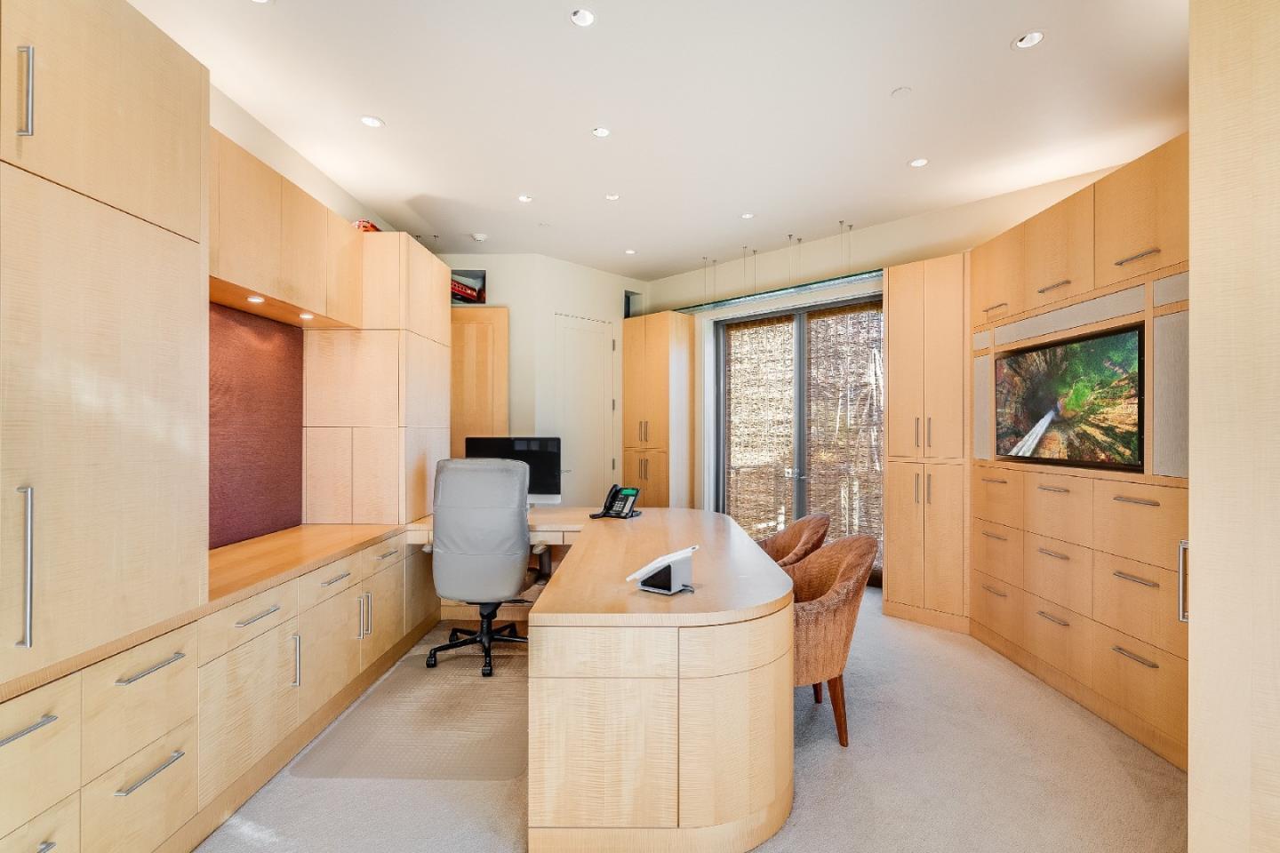 Detail Gallery Image 32 of 116 For 26140 Rancho Manuella Ln, Los Altos Hills,  CA 94022 - 5 Beds | 6/1 Baths