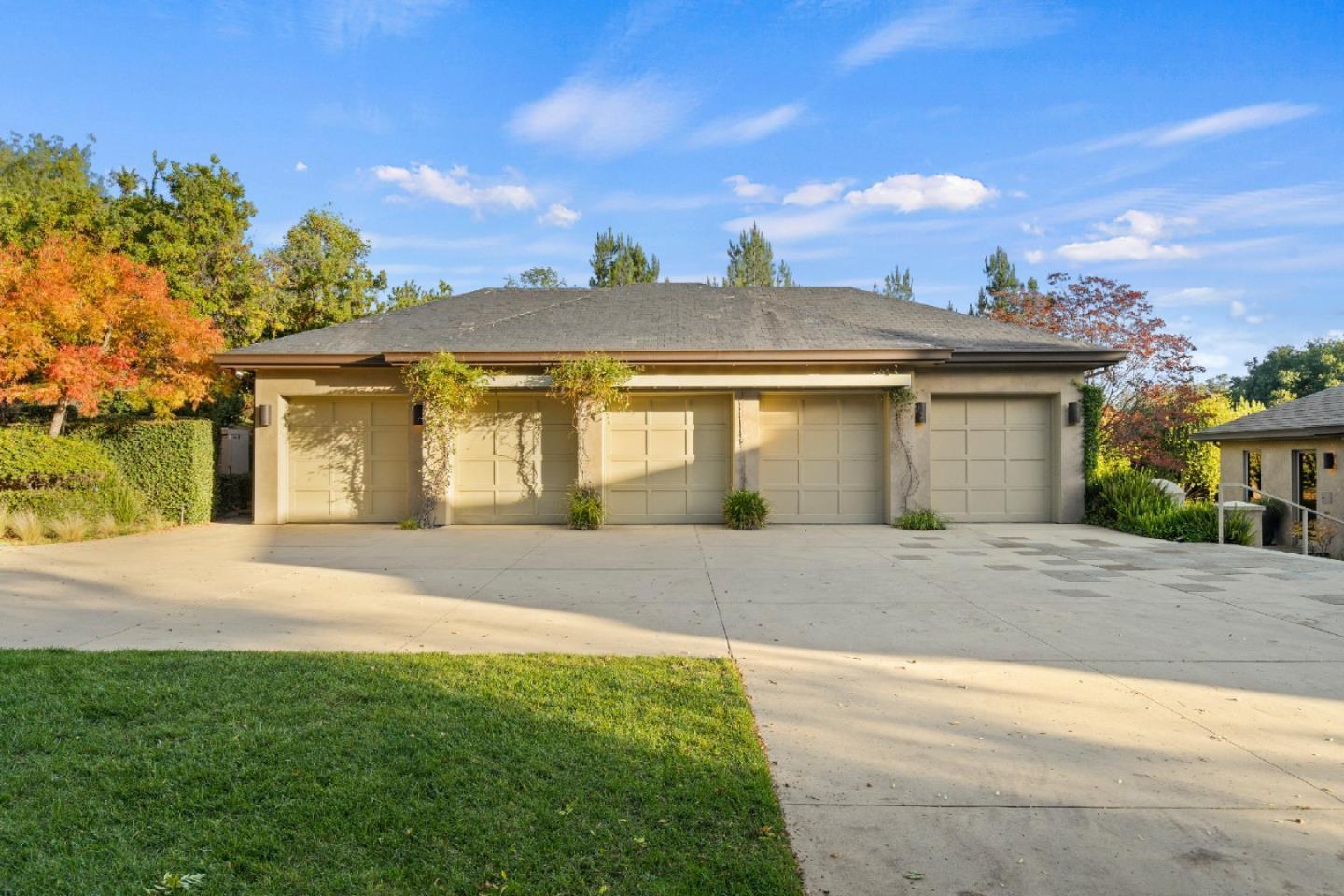 Detail Gallery Image 4 of 116 For 26140 Rancho Manuella Ln, Los Altos Hills,  CA 94022 - 5 Beds | 6/1 Baths