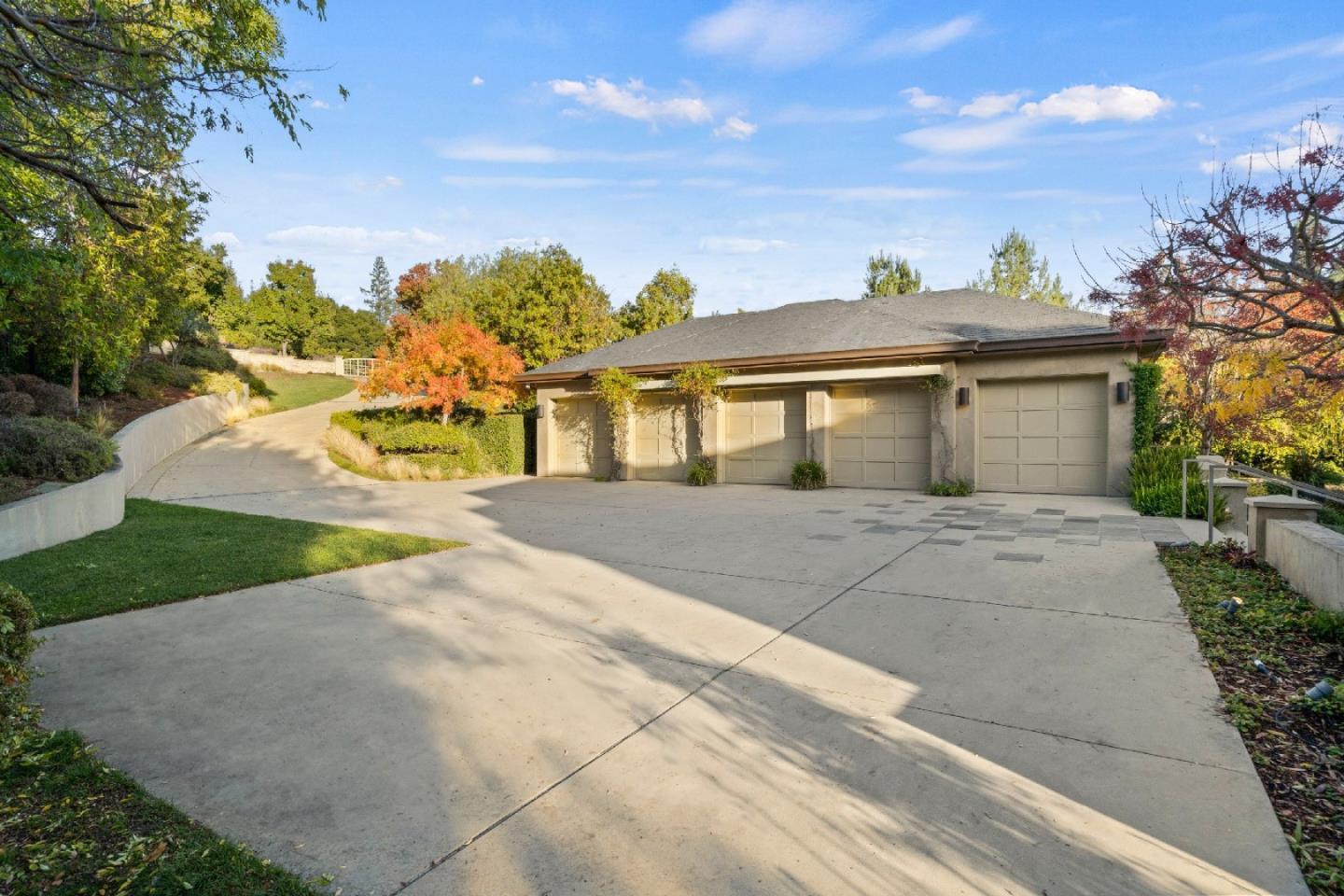 Detail Gallery Image 5 of 116 For 26140 Rancho Manuella Ln, Los Altos Hills,  CA 94022 - 5 Beds | 6/1 Baths