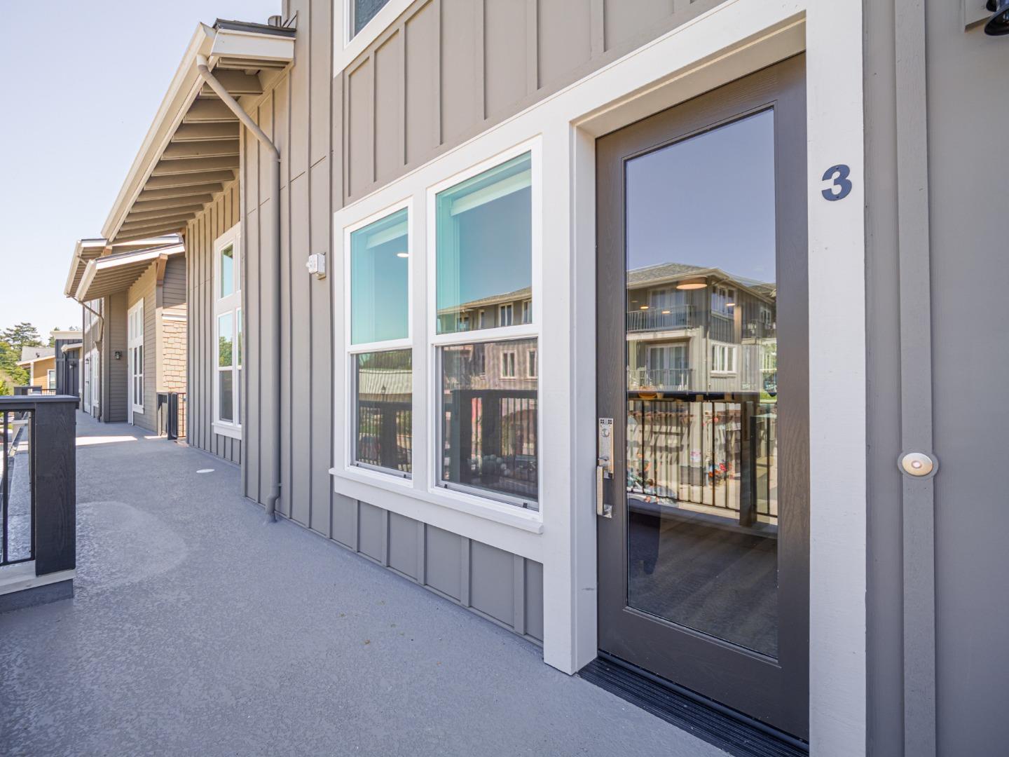 Detail Gallery Image 2 of 23 For 126 Aptos Village Way #3,  Aptos,  CA 95003 - 3 Beds | 3 Baths