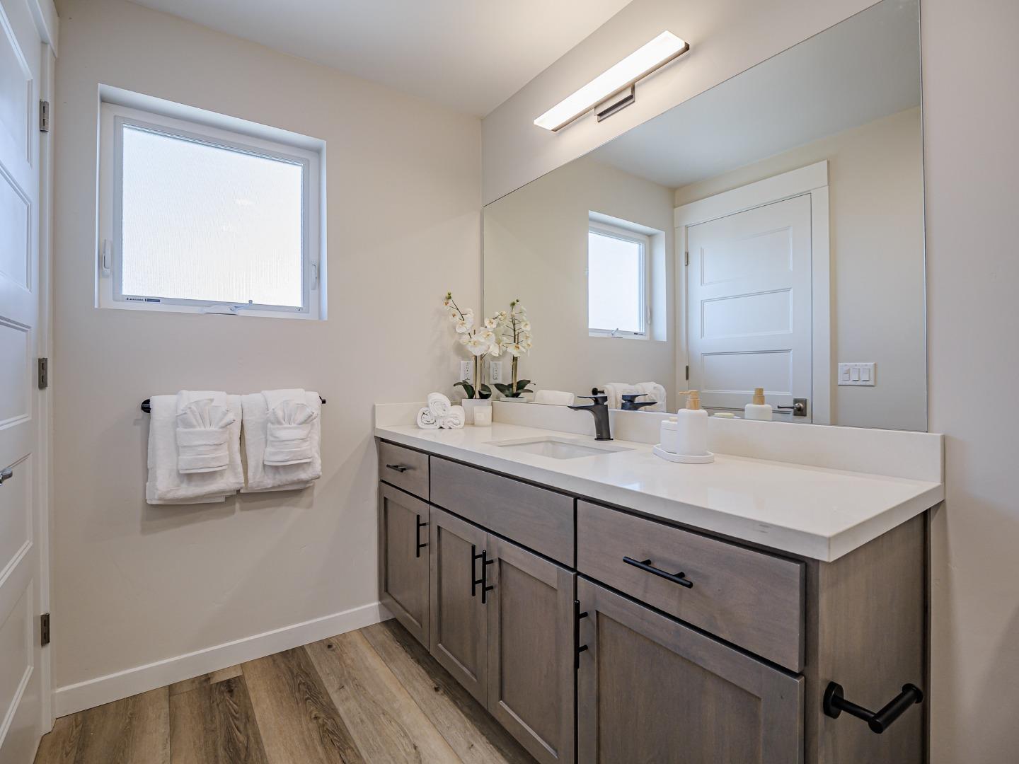 Detail Gallery Image 21 of 23 For 126 Aptos Village Way #3,  Aptos,  CA 95003 - 3 Beds | 3 Baths