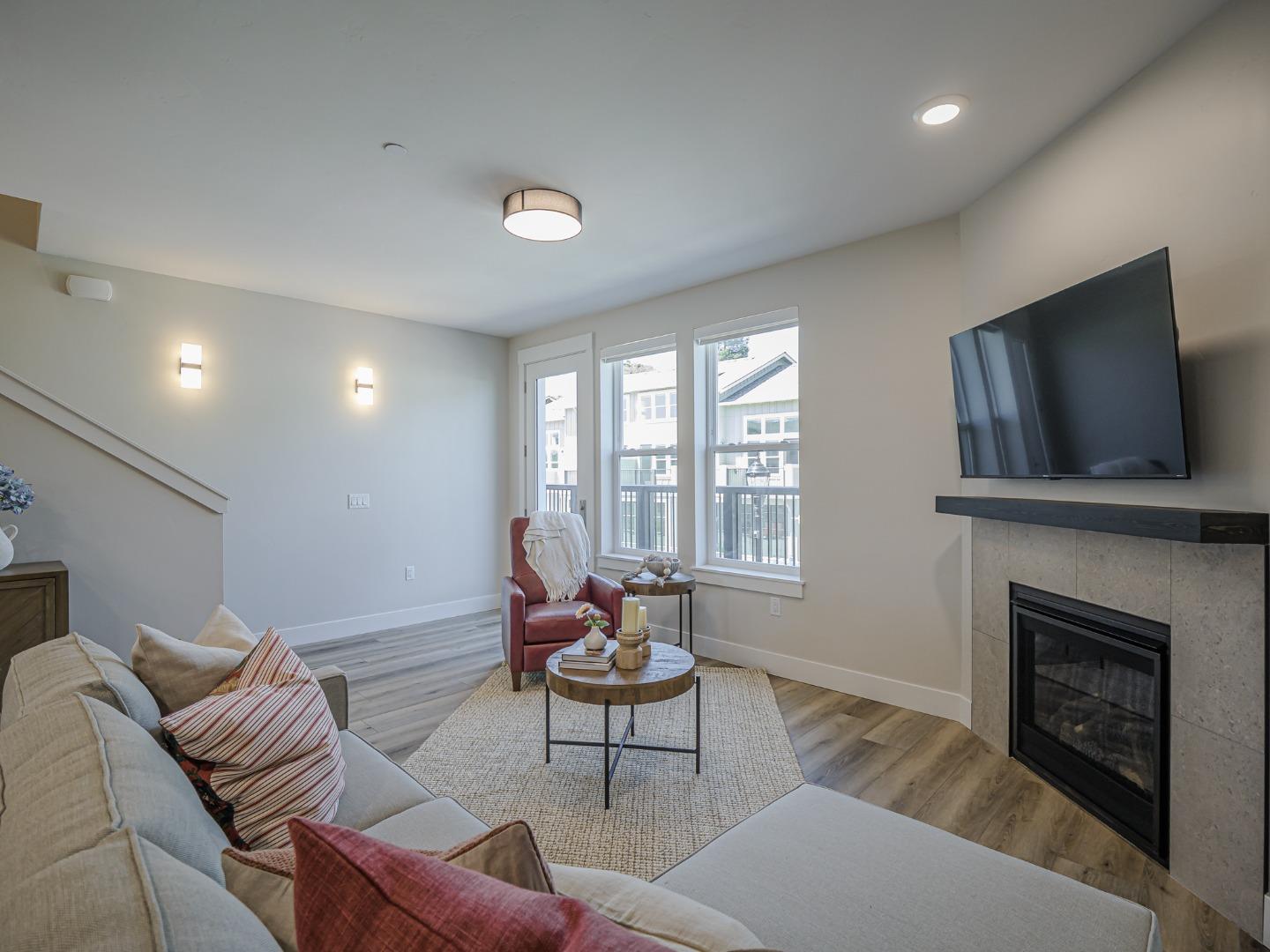 Detail Gallery Image 6 of 23 For 126 Aptos Village Way #3,  Aptos,  CA 95003 - 3 Beds | 3 Baths