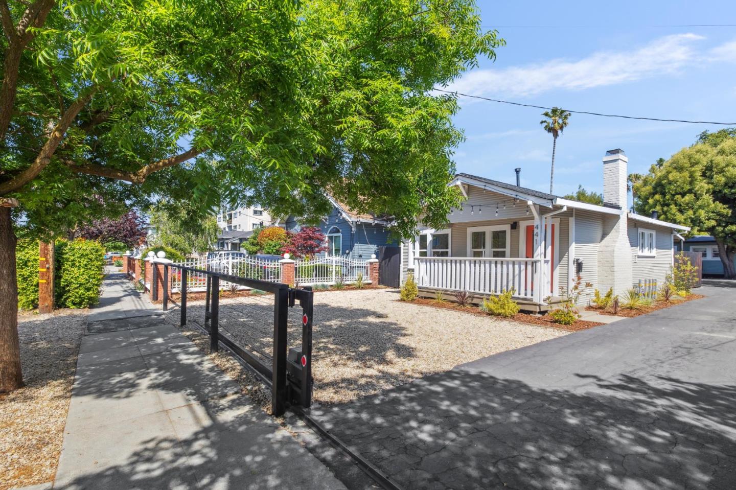 Detail Gallery Image 3 of 23 For 441 Vera Ave, Redwood City,  CA 94061 - – Beds | – Baths