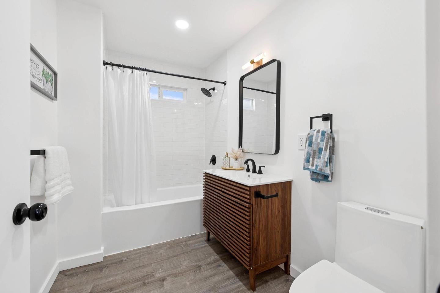Detail Gallery Image 9 of 23 For 441 Vera Ave, Redwood City,  CA 94061 - – Beds | – Baths