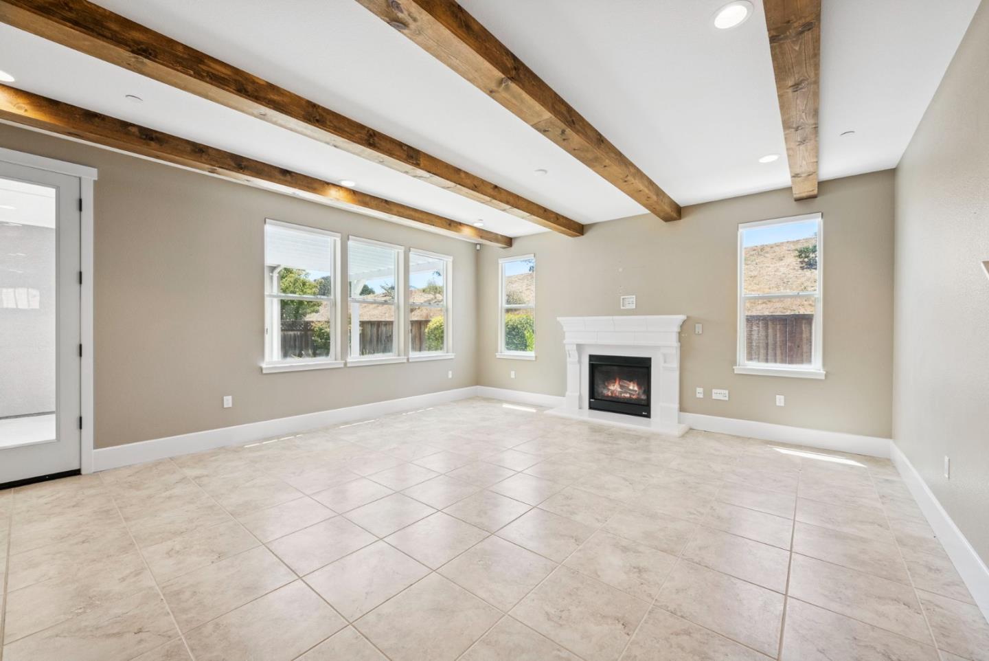 Detail Gallery Image 12 of 64 For 14918 Breckinridge Ave, Marina,  CA 93933 - 4 Beds | 3 Baths