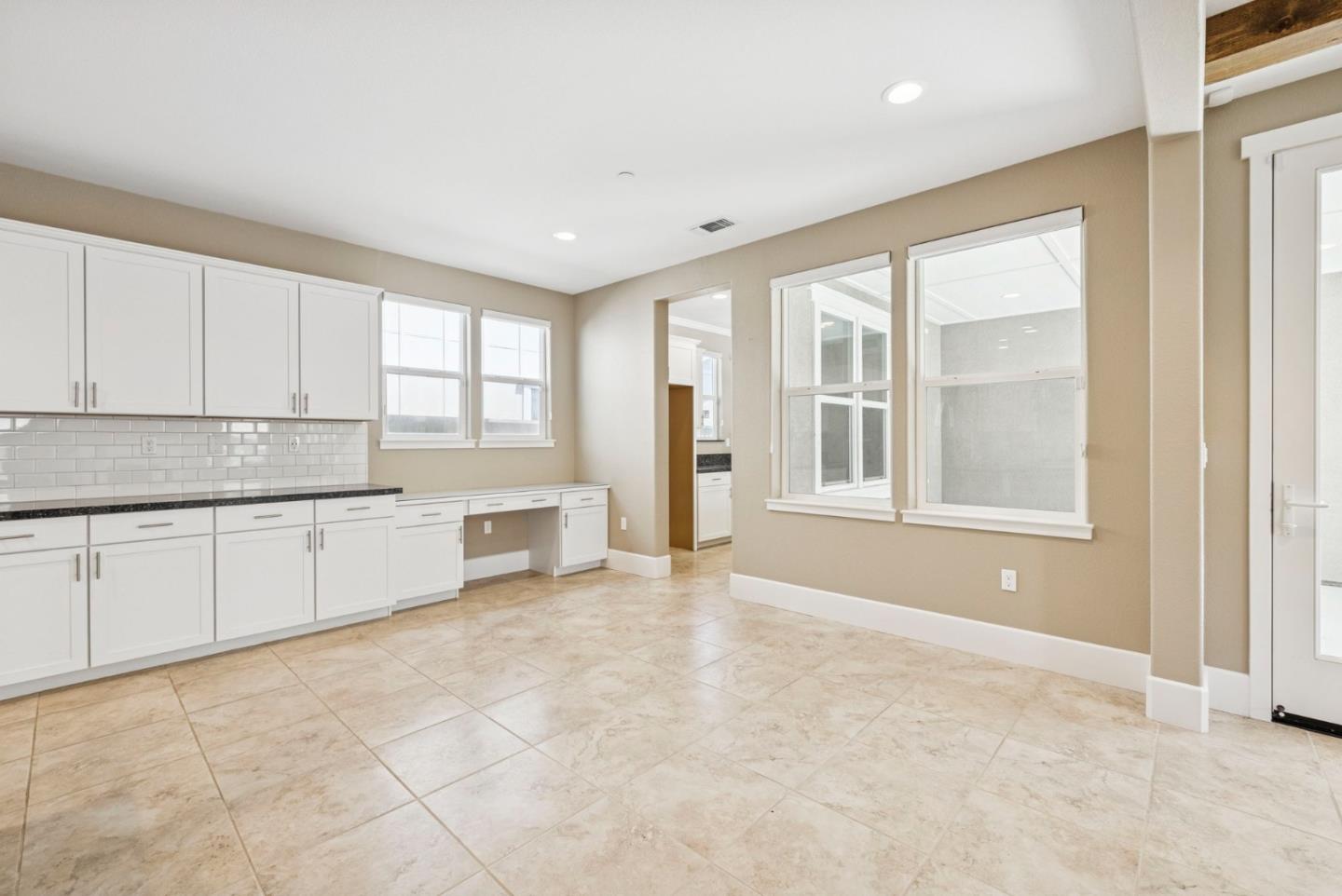 Detail Gallery Image 21 of 64 For 14918 Breckinridge Ave, Marina,  CA 93933 - 4 Beds | 3 Baths