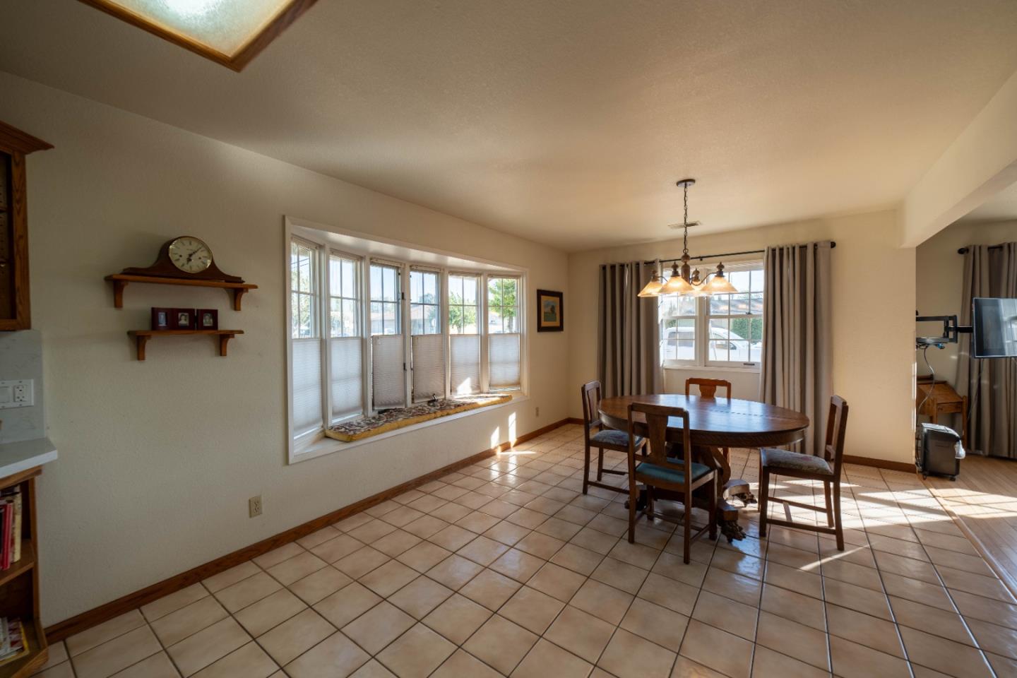 Detail Gallery Image 5 of 44 For 434 Oak Ave, Greenfield,  CA 93927 - 4 Beds | 3 Baths